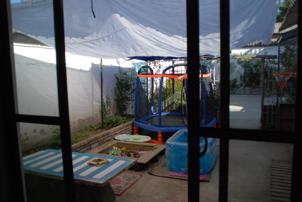 大理市 Hidden Garden Dali Bed & Breakfast エクステリア 写真