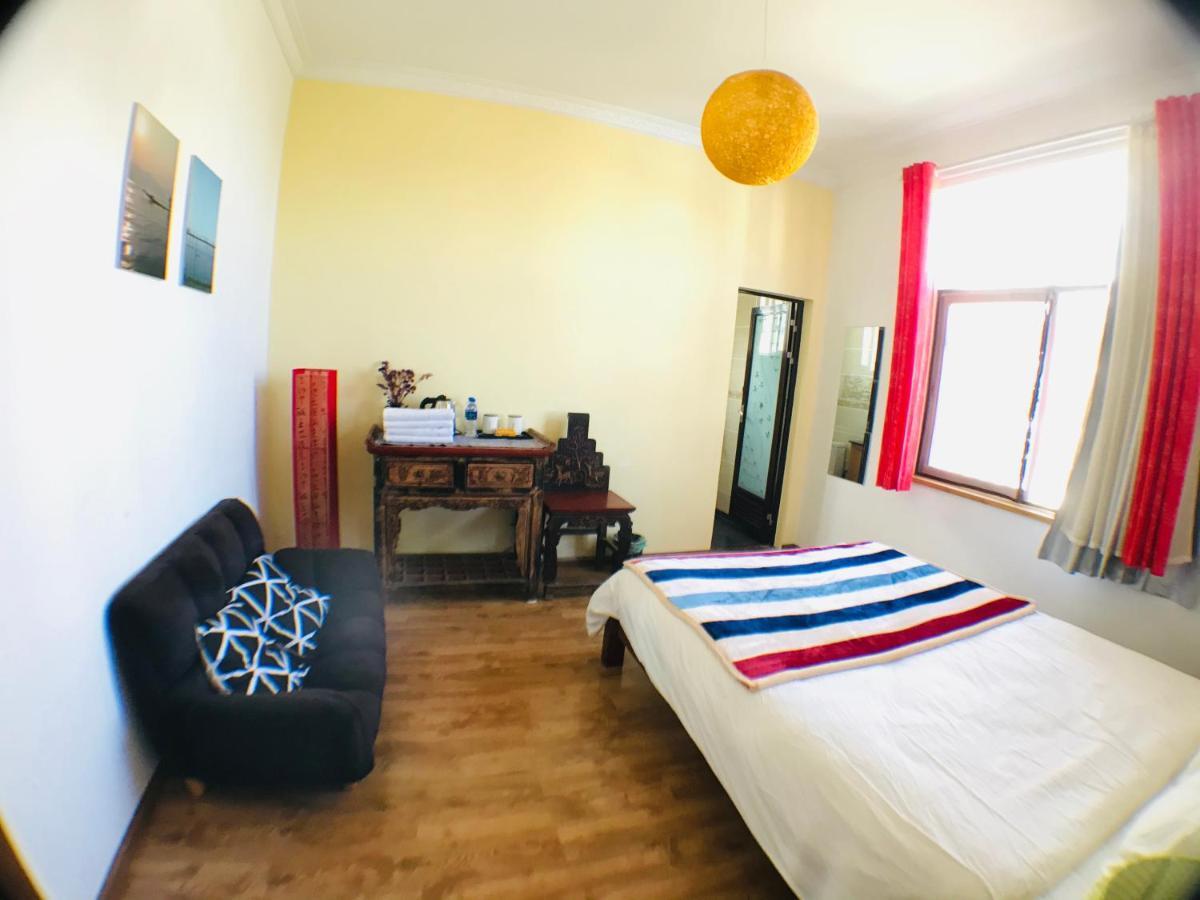 大理市 Hidden Garden Dali Bed & Breakfast エクステリア 写真